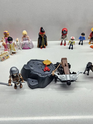 Playmobil figures set like new with catapult and accessories