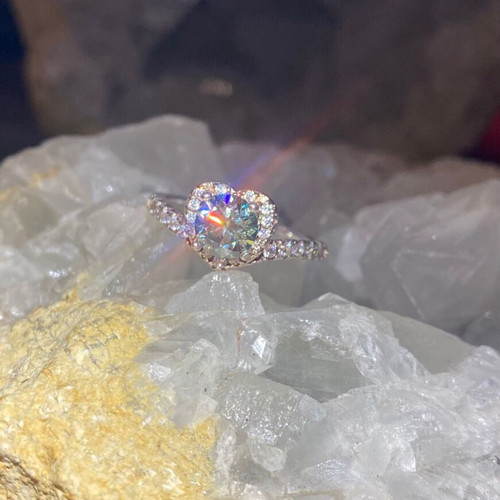 Silver ring with heart-shaped moissanite, size 16mm