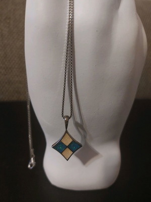 Silver necklace pendant with opal like new