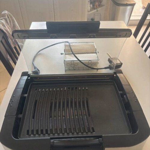 Bbq electric grill with lower grate like new