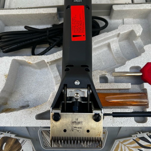 Heiniger Delta3 Clipper new for horses and cows