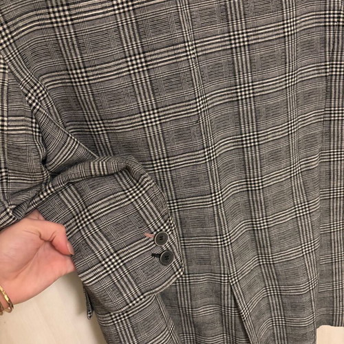 Mango oversized blazer like new, lightweight fabric, black and gray