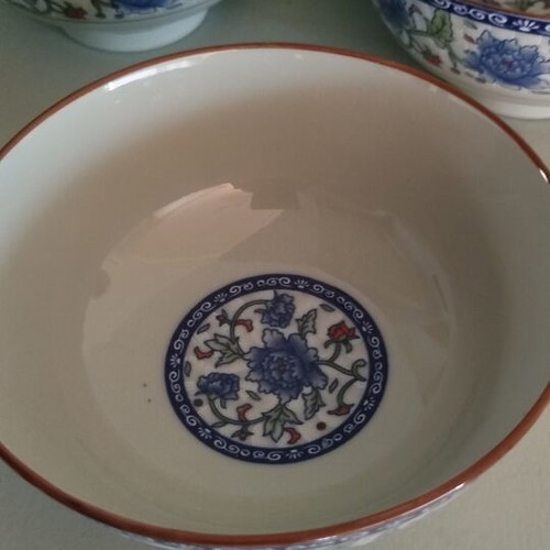 Set of 7 Chinese bowls with blue peony decoration