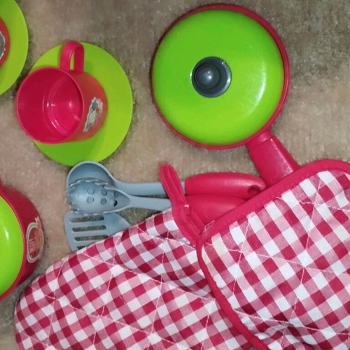Toy kitchen and grill used, battery replacement needed