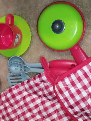Toy kitchen and grill used, battery replacement needed