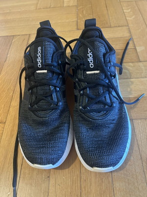 Adidas Boost αθλητικά σαν καινούργια, μαύρα, μέγεθος 40
