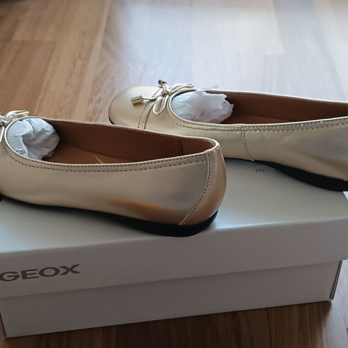 Geox ballerinas gold new, size 38