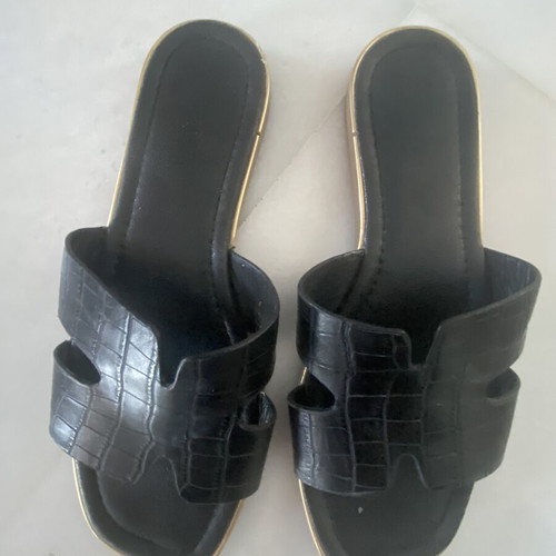 Women's slippers size 37 black like new