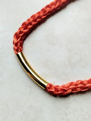 Minimal necklace in burned orange, like new