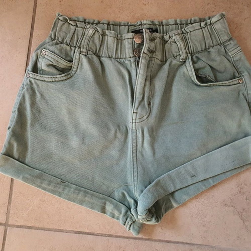 Bershka shorts size S 36 8 green like new