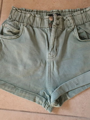 Bershka shorts size S 36 8 green like new