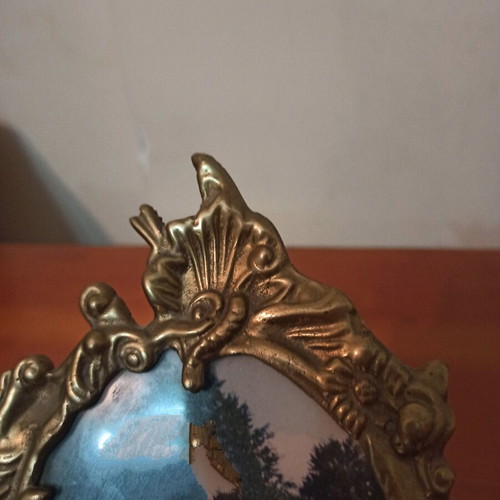 Bronze Victoria Style Photo Frame like new, ornate carved design
