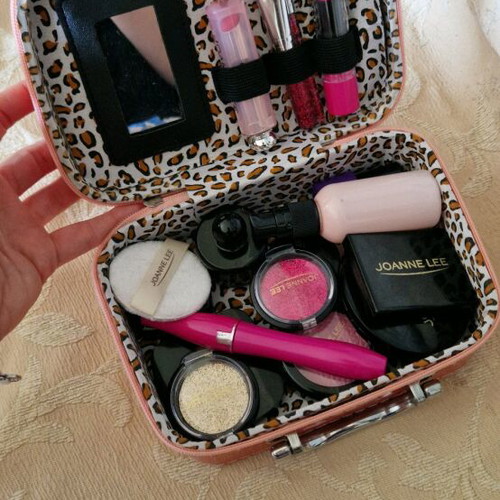 Plastic make up for kids used, many pieces