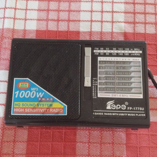 Radio FM/AM with 6 SW Bands, USB TF card, light