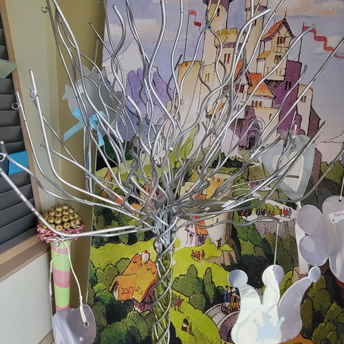 Set of 2 Handmade Metal Wish Trees silver and gold, like new, 1.80m