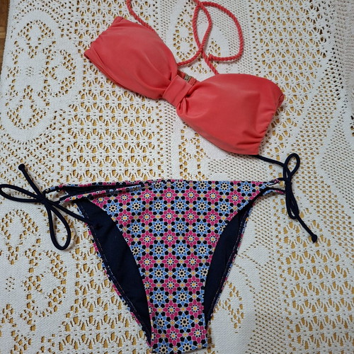 Bikini set like new, Esmara top coral and Ocean Club patterned bottom, size M