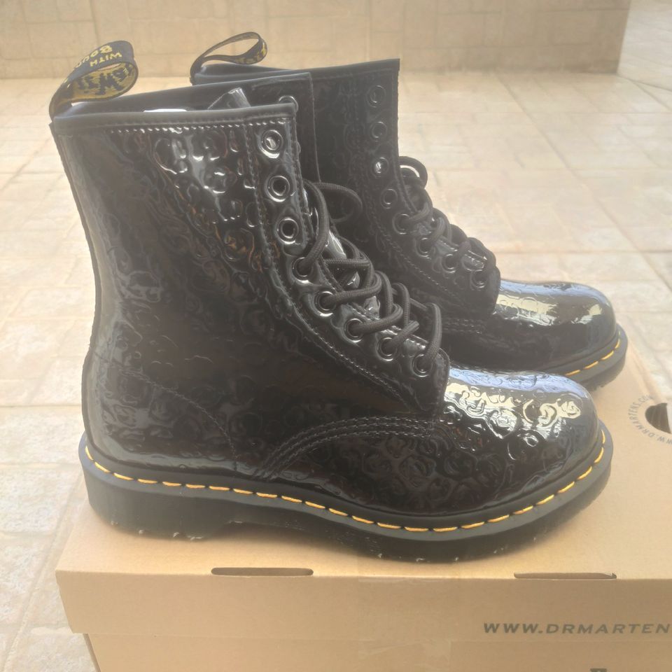 Dr martens cheap 70 40