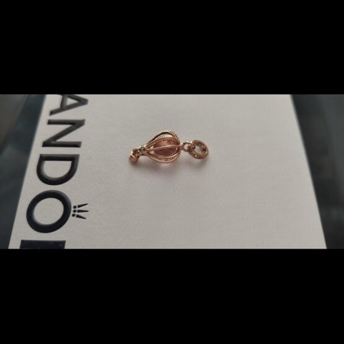 Pandora gold hot air balloon charm