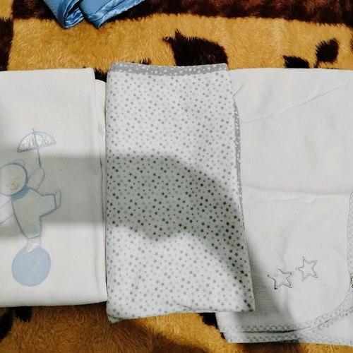 Baby blankets like new, pack of 30 for infants and babies