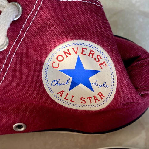 Converse Chuck Taylor All Star High Top sneakers like new, burgundy