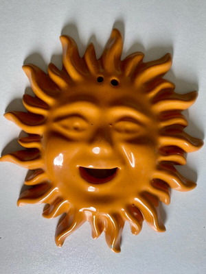 Vintage ceramic sun in excellent condition