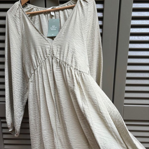 Women's dress H&M new, viscose, comfortable fit, size S