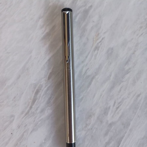 Parker pen like new, nib for some