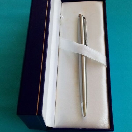 Waterman pen with luxury case like new, silver stainless steel
