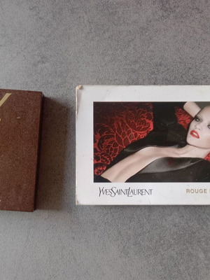 Vintage σετ μακιγιάζ Yves Saint Laurent μεταχειρισμένο, παλέτα σκιών & δείγμα κραγιόν