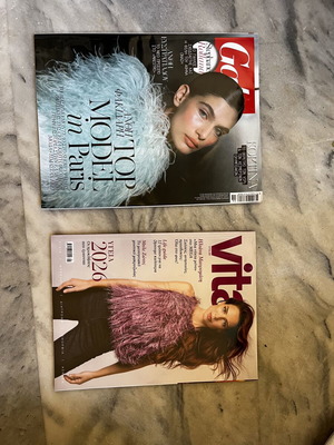 Set of two magazines like new