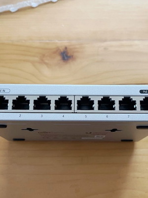 Ubiquiti UniFi US-8 12W Gen 1 Managed Gigabit Switch like new