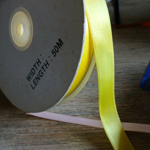Pack of 8 vintage ribbons like new