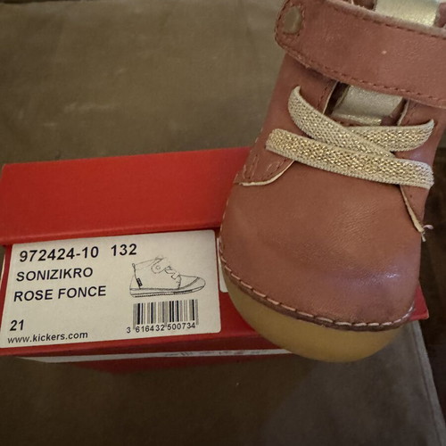 Kickers children's shoes size 21 like new