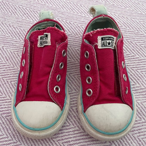 All Star girls shoes used, size 22, with missing ring