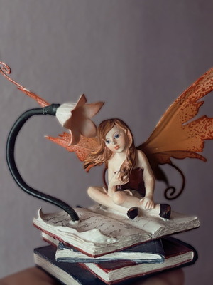 Decorative Fairy of Knowledge like new collectible piece