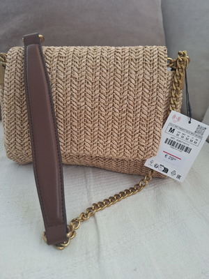 Zara μπεζ δίχωρη τσάντα ώμου με χρυσή αλυσίδα