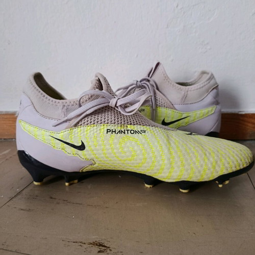 Nike Phantom GX Academy football shoes like new, size 41, white and green