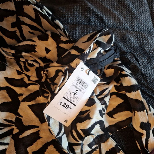 Dress long with back slit and open back, new