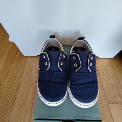 TOMS kids shoes like new, size 24.5, blue