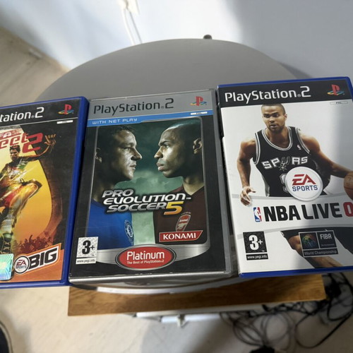 Pro Evolution 5, Fifa Street 2, NBA LIVE 09 PS2 game pack