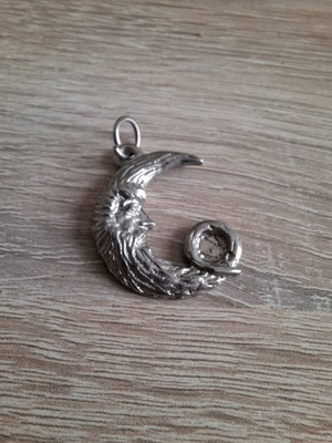 Crescent moon pendant silver like new