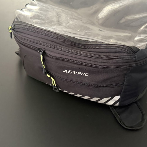 Magnetic tank bag