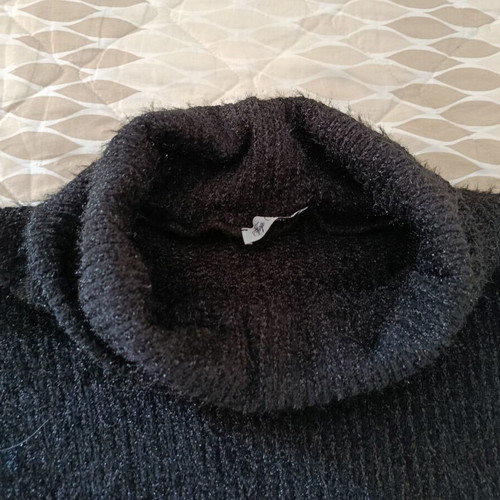 Women's black sweater like new, size XL