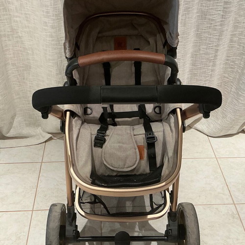 Kiddo Jazz stroller like new with car seat and port Bebe seat