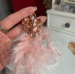 Earrings with pink feathers new