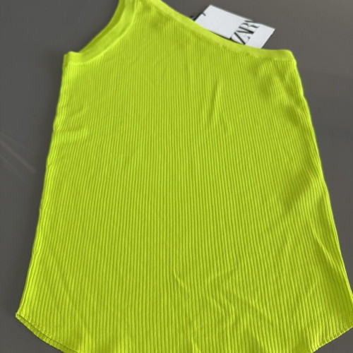 Top One Shoulder Zara καινούργιο, χρώμα lime, μέγεθος M