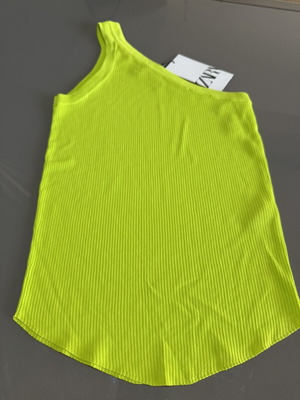 Top One Shoulder Zara καινούργιο, χρώμα lime, μέγεθος M