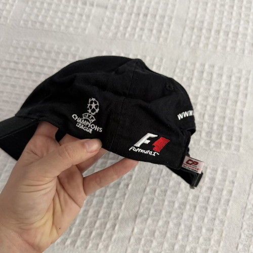 Hats set like new, pack of 4, one size