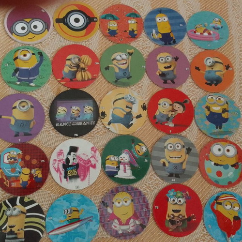 Minions Chipicao caps like new, pack of 25 paper