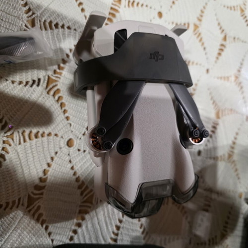 DJI Mini 4 Pro Fly Combo drone